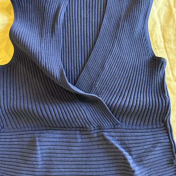 August Silk Petite Small PS Ladies Tank Navy Blue Top 32% Silk - Picture 9 of 9